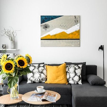 M&R Apartament Airport&Business Premium Komputerowa - Underground Garage - Free Wifi - Netflix - Self Check-In - 5 Min From Chopin Airport Βαρσοβία Εξωτερικό φωτογραφία