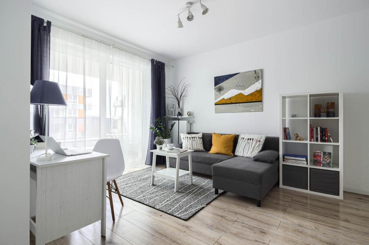 M&R Apartament Airport&Business Premium Komputerowa - Underground Garage - Free Wifi - Netflix - Self Check-In - 5 Min From Chopin Airport Βαρσοβία Εξωτερικό φωτογραφία
