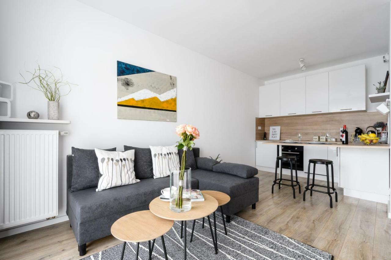 M&R Apartament Airport&Business Premium Komputerowa - Underground Garage - Free Wifi - Netflix - Self Check-In - 5 Min From Chopin Airport Βαρσοβία Εξωτερικό φωτογραφία