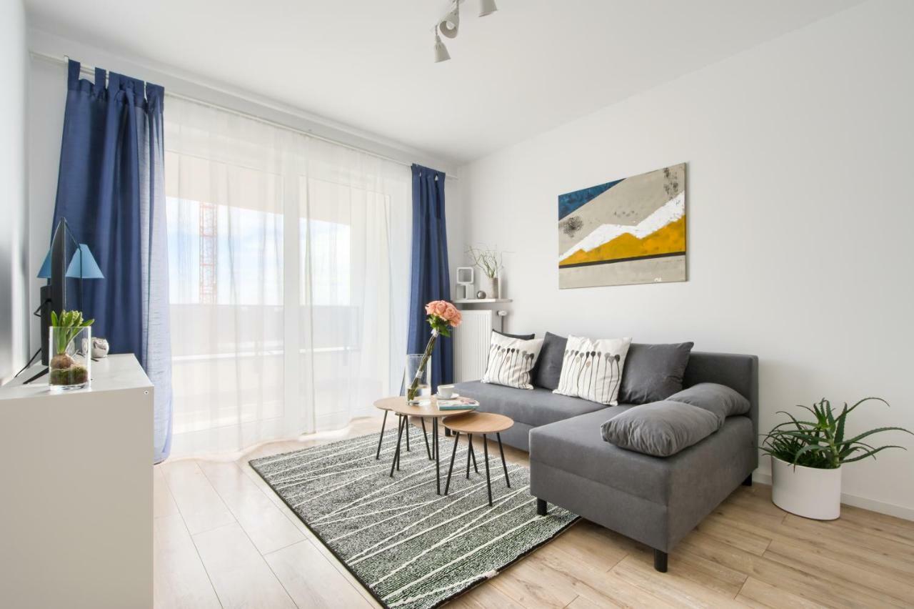 M&R Apartament Airport&Business Premium Komputerowa - Underground Garage - Free Wifi - Netflix - Self Check-In - 5 Min From Chopin Airport Βαρσοβία Εξωτερικό φωτογραφία