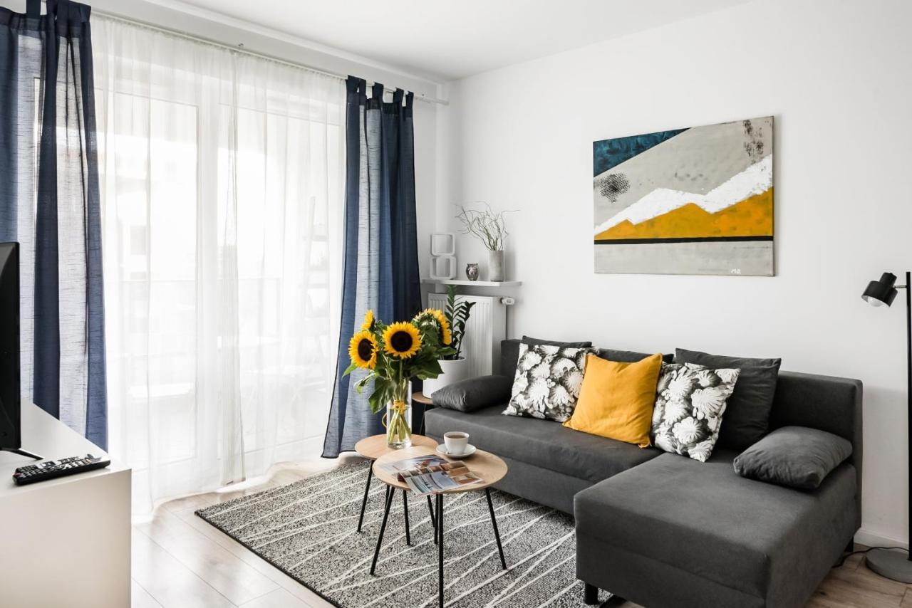 M&R Apartament Airport&Business Premium Komputerowa - Underground Garage - Free Wifi - Netflix - Self Check-In - 5 Min From Chopin Airport Βαρσοβία Εξωτερικό φωτογραφία